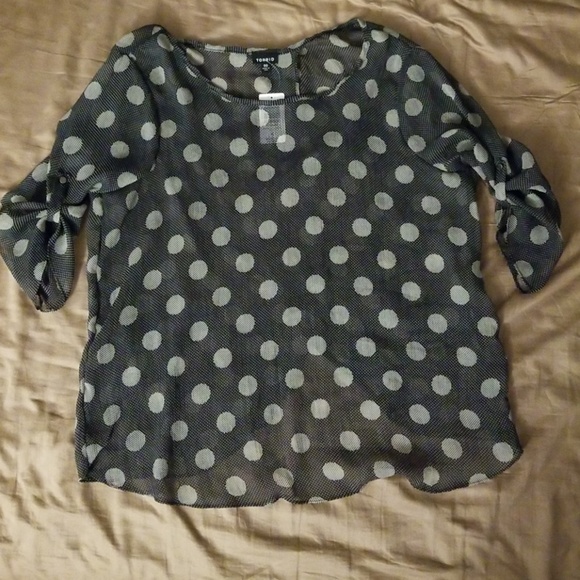 TORRID💋 Dot Print Chiffon Tulip Back Sheer Blouse - Picture 3 of 7